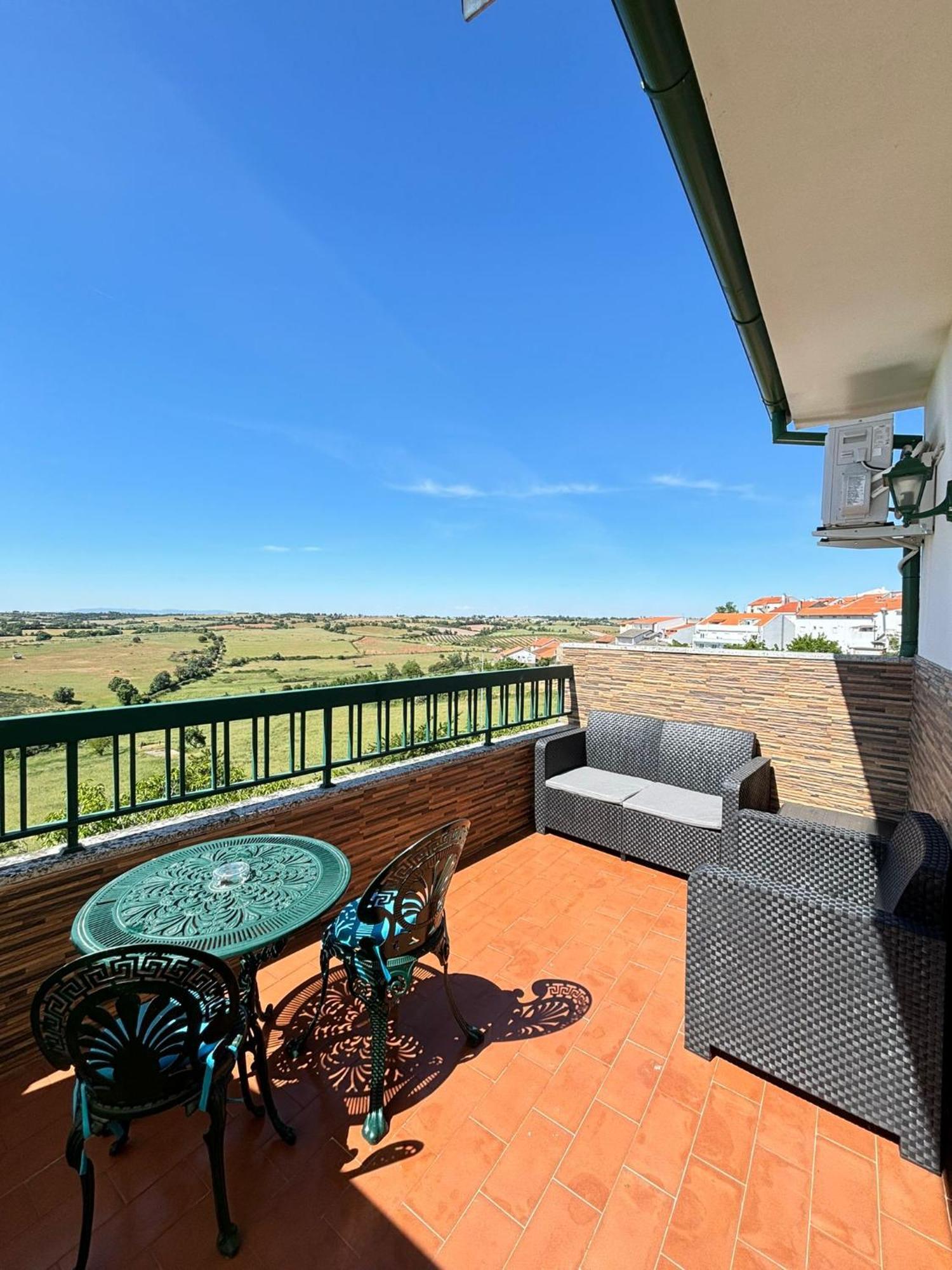 Hotel Trindade Coelho Mogadouro  Exterior photo